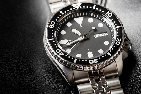 标潜水装置男子的奢豪奢奢奢侈品式手表耐水性装置时间拨号奢华手镯案件手腕发条缠绕背景