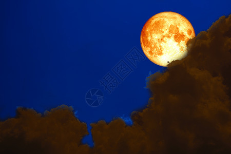 月亮的鲜血背影云夜空背景图片
