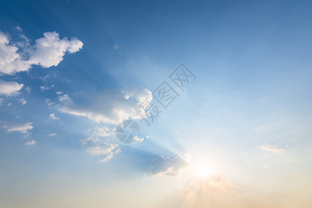 天空背景 云彩和太阳光蓝色太阳背景图片