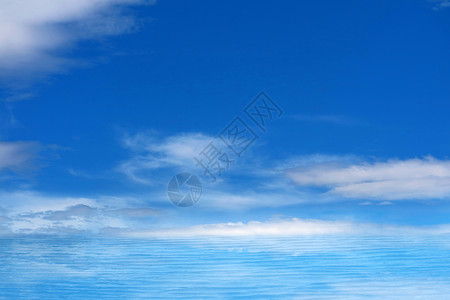 反射白色纯堆云在蓝天和阳光 o蓝色太阳地平线热带云景天堂场景自由天际气候背景图片