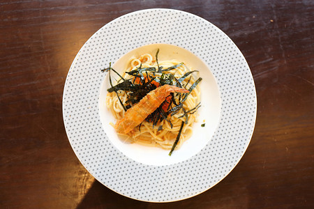 日本面食 Mentaiko意大利面面包鱼子明太子挑战洋葱面条韭葱香料海鲜食物背景