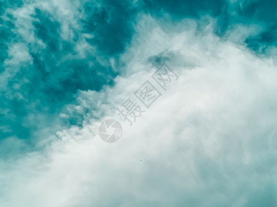 柔软的云朵随风飘动水分气质太阳照片季节晴天气候天空沉淀空气背景图片