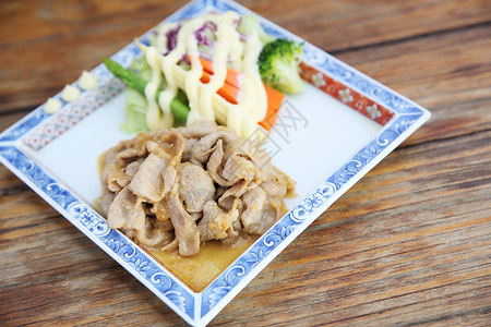 熟猪肉白色日本人餐厅高清图片