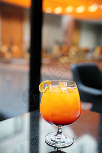 橙汁玻璃寒冷的苏打高清图片