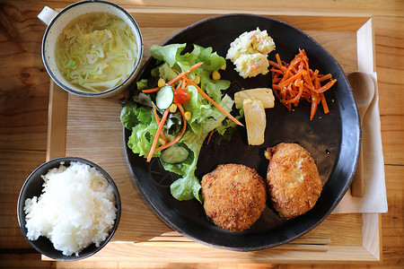 鸡炸丸子可口日本料理高清图片