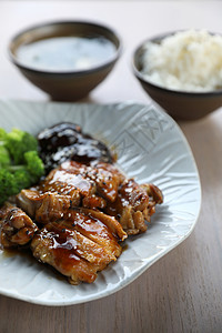 日式日本食品 鸡田鸡和有米饭的木本教师美食沙拉大学大豆食物炙烤油炸餐厅蔬菜背景图片