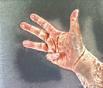 带有的发光人类男性手的 3D 插图人手外汇生物学活力光环艺术品打印环境手臂运动背景图片
