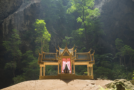 昭拍耶攀武里泰国洞穴高清图片