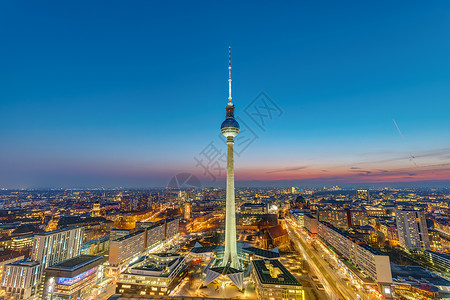 与著名的电视塔一起在柏林市中心地标天际首都游客摩天大楼旅行景观街道教会全景背景图片