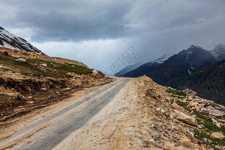 印度喜马拉雅山公路山脉马路柏油山路小路沥青风景高清图片
