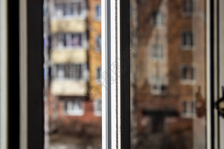 打开阳台的窗口 滑动白窗框架玻璃建筑学办公室房子木工入口窗户背景塑料背景图片