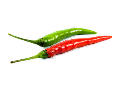 绿色辣椒和红色辣辣椒 白种背景被孤立高清图片