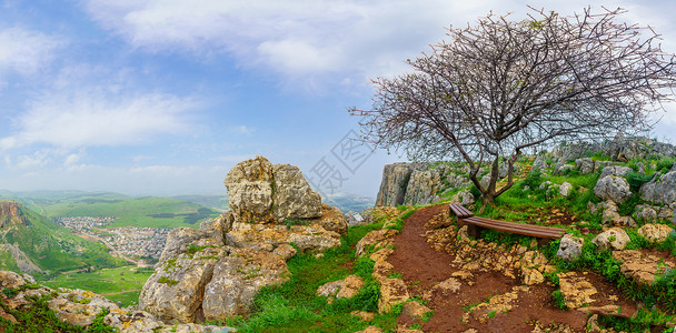 全景景观视图形式为Arbel 山国家天空农村爬坡旅行踪迹浴室新年圣地公园背景图片