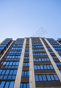 现代和新的公寓楼 多层 现代 新颖和时尚的公寓生活区 房地产 新房子 新建的公寓楼抵押阳台住宅单元城市高层建筑建筑学蓝色窗户建筑背景图片