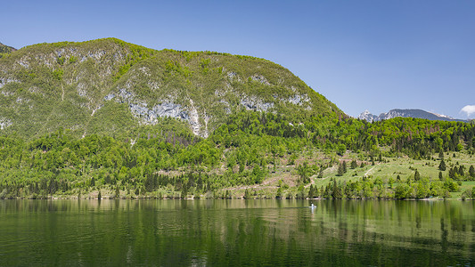 格拉夫斯洛文尼亚的Bohinj湖 自然中的美丽高山村庄旅游森林目的地季节风景国家环境地标背景