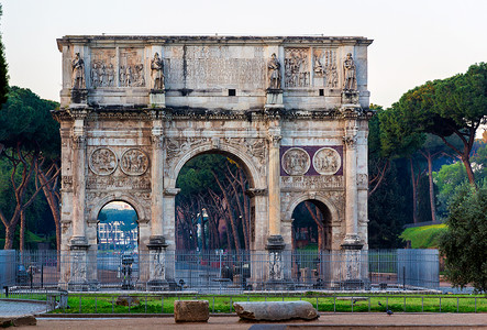 赛科斯君士坦丁大拱和意大利罗马背景的宫殿历史性古董观光帝国大理石纪念碑石头游客纪念馆遗产背景
