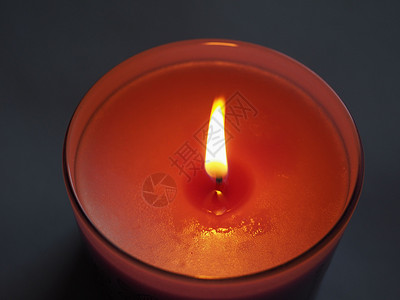 香香的蜡烛火焰香水香味红色点燃背景图片