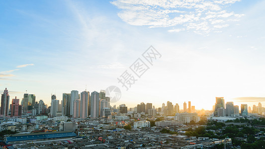 曼谷市泰兰的阳光清晨时间和交通费背景