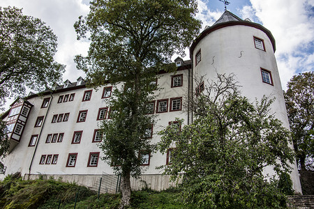 绍尔童话城堡森林里的房子高清图片