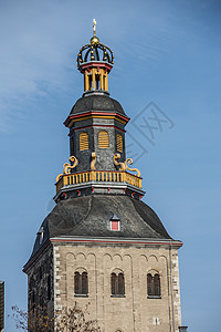 科隆旧城的Basilica画廊尖塔教会蓝色尖顶棕色石头教堂寺庙气势天空背景图片