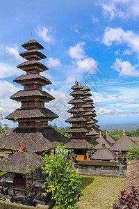 传统面包屋顶精神旅行上帝地标旅游宗教寺庙吸引力石头热带背景图片