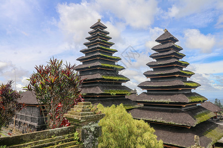 传统面包屋顶崇拜建筑学文化上帝寺庙热带地标精神旅行吸引力背景图片
