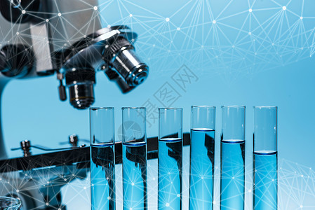 以浅蓝色背景 s 为底的显微镜和实验室测试管生物医疗镜片化学科学药品实验样本科学家技术背景图片