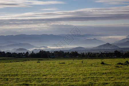 维龙加云景自然高清图片