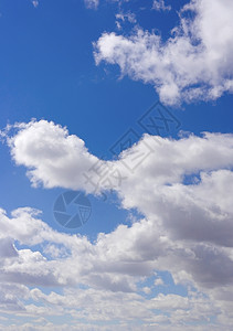 美丽的蓝色天空 有云天气气氛天堂白色多云气象阳光气候背景图片