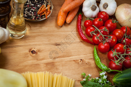 蔬菜和意大利面糊面条拼贴画红色食物白色午餐美食收藏健康烹饪背景图片
