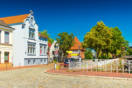 德国小镇Buxtehude的一条街景高清图片