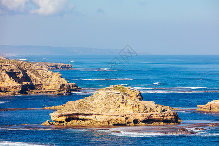 从澳大利亚Sorrento的查看远足岩石旅游海浪岛屿小路晴天海岸太阳海滩背景图片