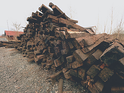 梁栋彩绘工业的烂木头高清图片
