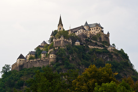 克恩滕城堡山水平的高清图片