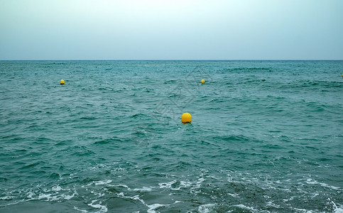 清海黄色浮标高清图片