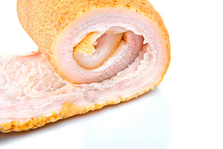 猪肚子是白种背景的作品熏肉牛扒厨房饮食摄影腹部皮肤烧烤食物背景图片