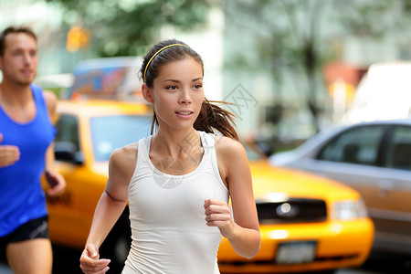 约跑策划书活跃人士在纽约市纽约市街上慢跑背景