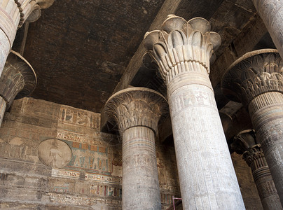 埃斯库特古希腊神庙的柱子风格石头大厅柱柱地标旅行崇拜文字历史法老背景