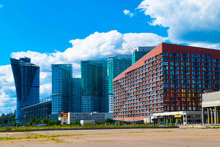 夏天莫斯科的新建筑在夏季背景图片