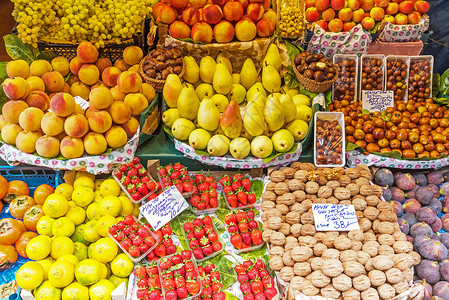 土耳其市场上的新鲜水果 鲜果高清图片
