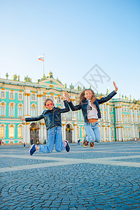 俄国桑克彼得堡可爱女孩景观人员大车旅游秀场教练建筑学历史性假期访问背景图片