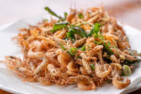 日本语虾虾虾 大型虾Niponense街道桌子盐渍食物沼虾味道小吃盘子午餐木头背景