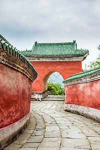 红色的墙中国武当修道院宗教公园国家红色寺庙背景