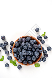 蓝莓水果顶端视图 以白色背景隔离 平面团体食物覆盆子甜点材料桌子美食高架叶子紫色背景图片