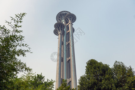 科洛弗烟雾中国北京2016 年 7 月 15 日 奥林匹克公园观景塔位于中国北京市朝阳区奥林匹克公园南科汇路建筑旅行烟雾国家运动竞赛地标公背景