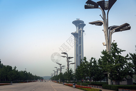 北京朝阳区公园中国北京2016 年 7 月 15 日 奥林匹克公园观景塔位于中国北京市朝阳区奥林匹克公园南科汇路公园建筑国家竞赛运动旅行烟雾地背景