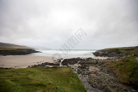 北大西洋海滩 爱尔兰克里环凯里海滨海滩波浪天空海洋灰色冲浪岩石背景图片