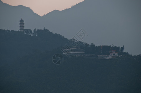 日月月湖台湾的帕果达和温武寺背景图片