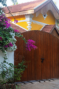 吉姆果阿传统古老房屋街道建筑学天空黄色色彩外观建筑摄影水平文化背景