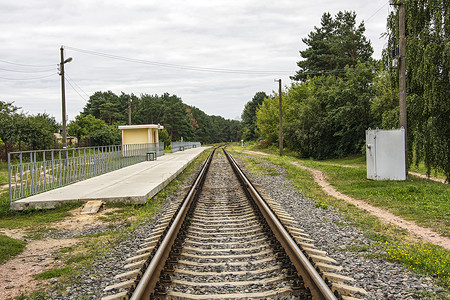 单轨铁路开放停车站平台的平台背景图片